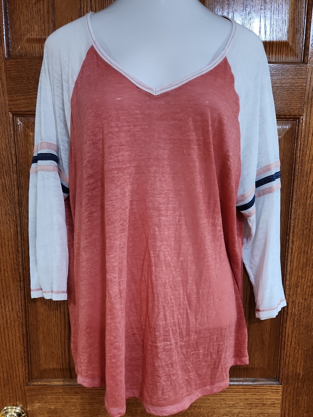 Maurices 2x Coral V-Neck Raglan Top with Cream Sleeves